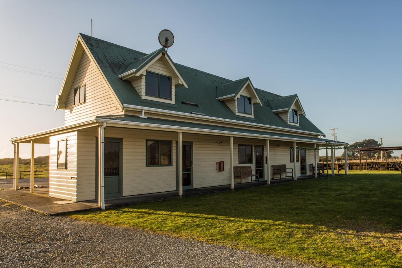 Haast Beach Motel Экстерьер фото
