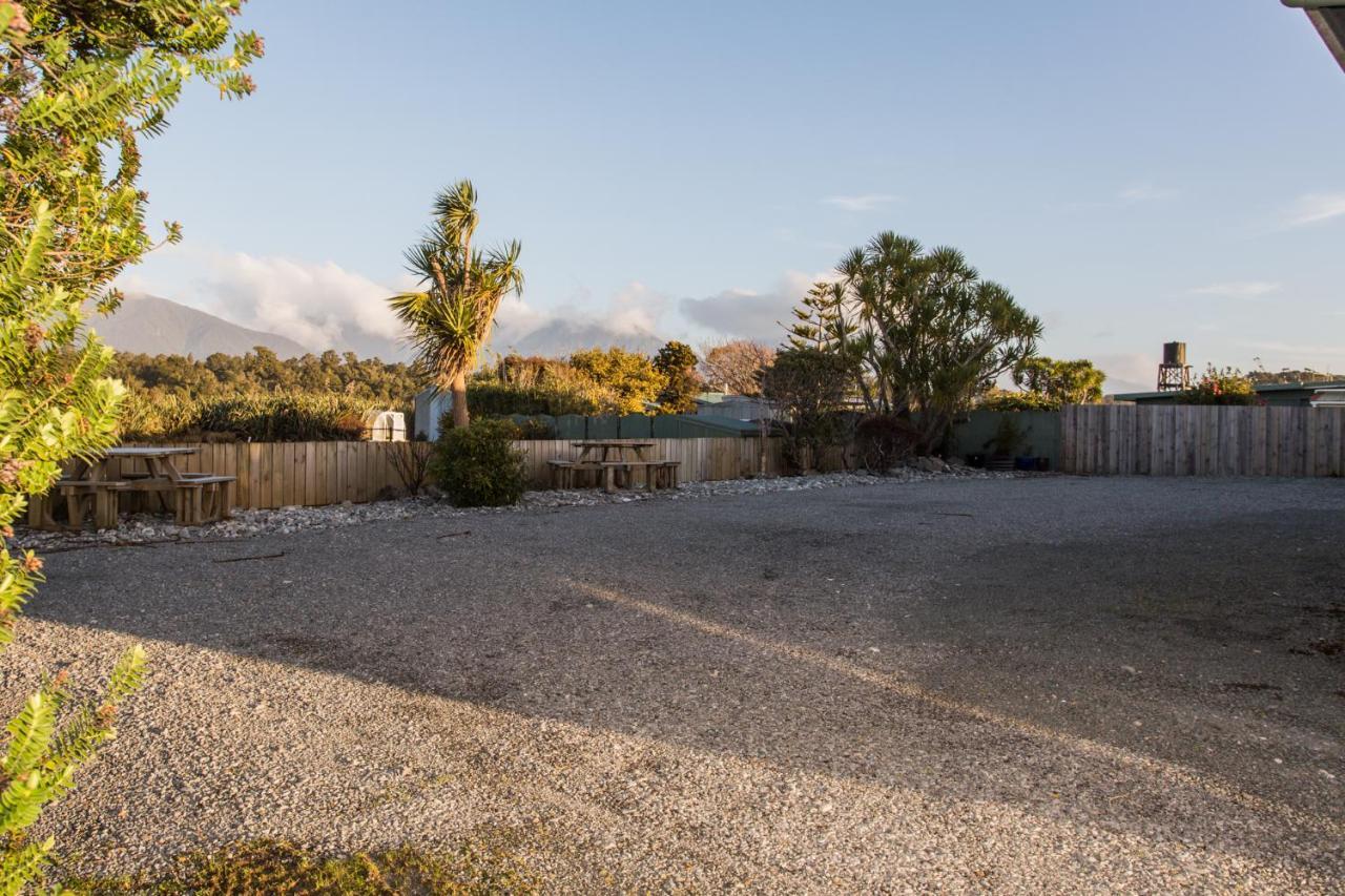 Haast Beach Motel Экстерьер фото
