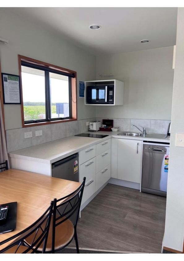 Haast Beach Motel Экстерьер фото
