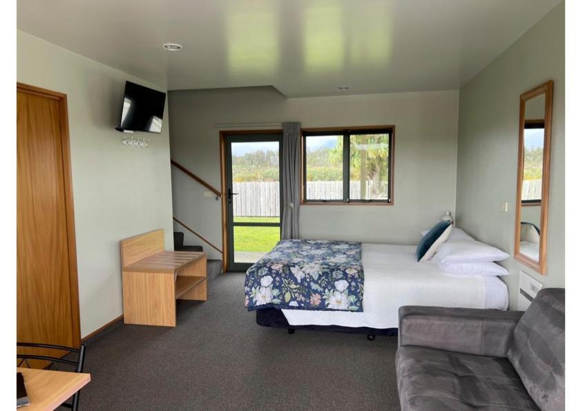 Haast Beach Motel Экстерьер фото
